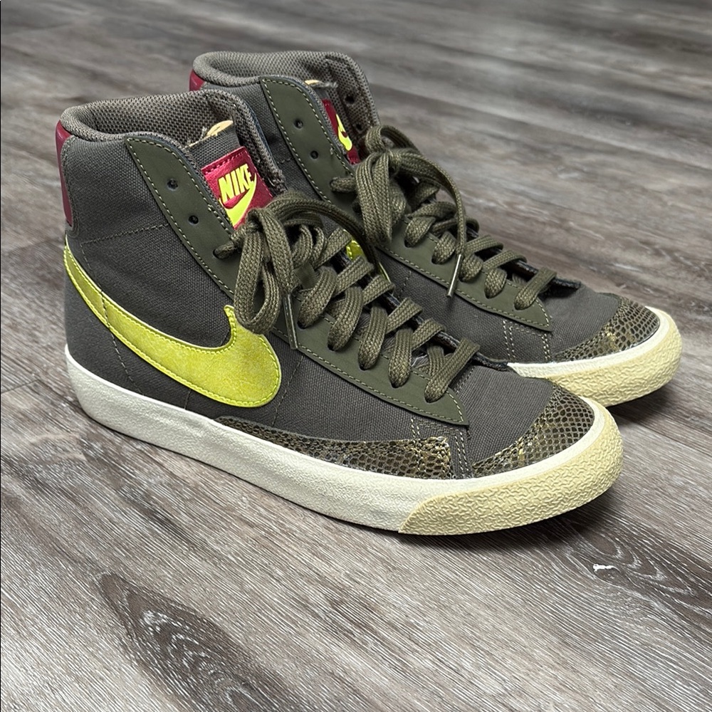 Nike BLAZER High-Top Sneakers in Olive and chartreuse